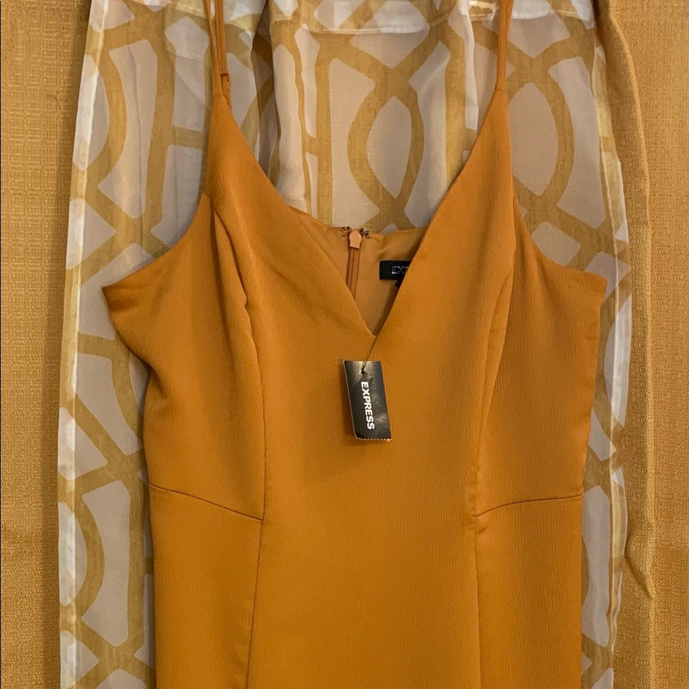 NWT *Express* Mustard V-Neck Midi Dress [ Size M ]